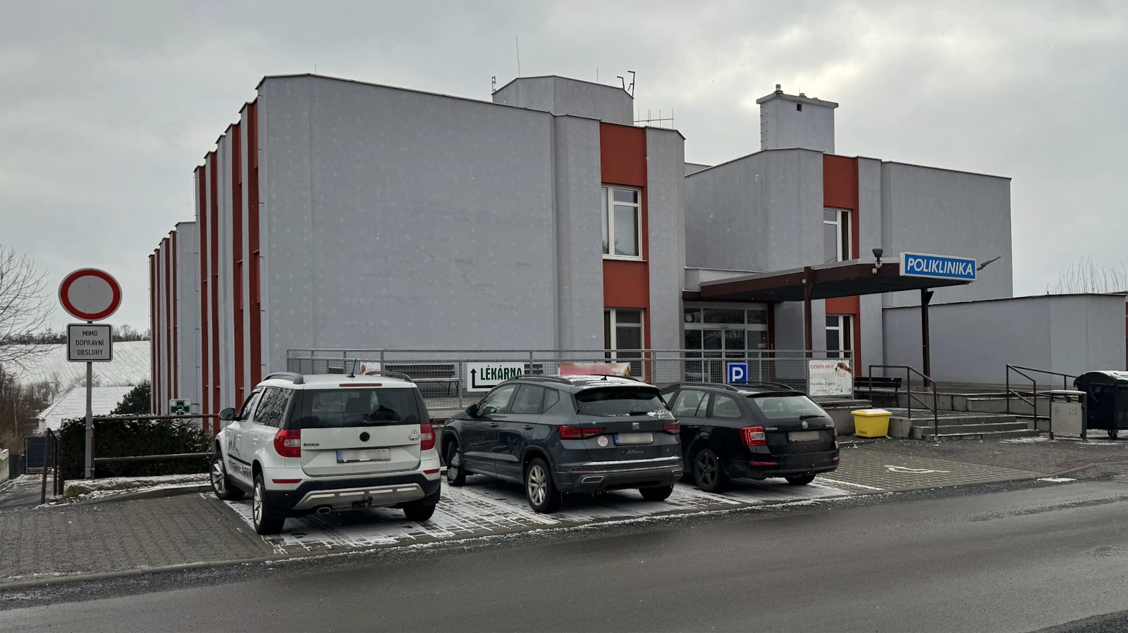 Poliklinika v Náměšti nad Oslavou – budova, kde sídlí ambulance MedDerm.